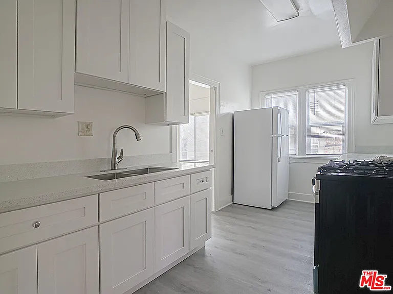 109 S Berendo St #2 — Photo 9