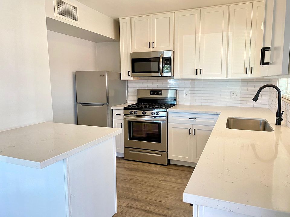 1st image of 3008 N 39th St #8