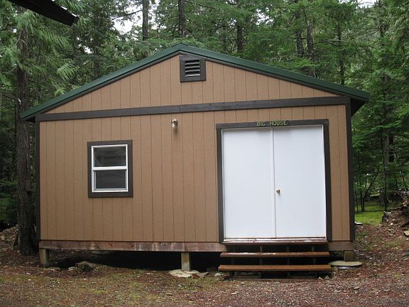 3rd image of 562 Crescent Dr