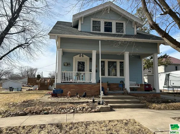 912 7th Ave, Sheldon, IA 51201