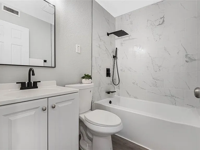 1090 Emerald Dr — Photo 16