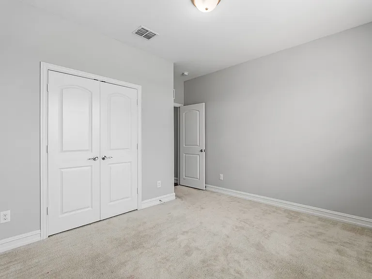 5901 Silverhollow Dr — Photo 12