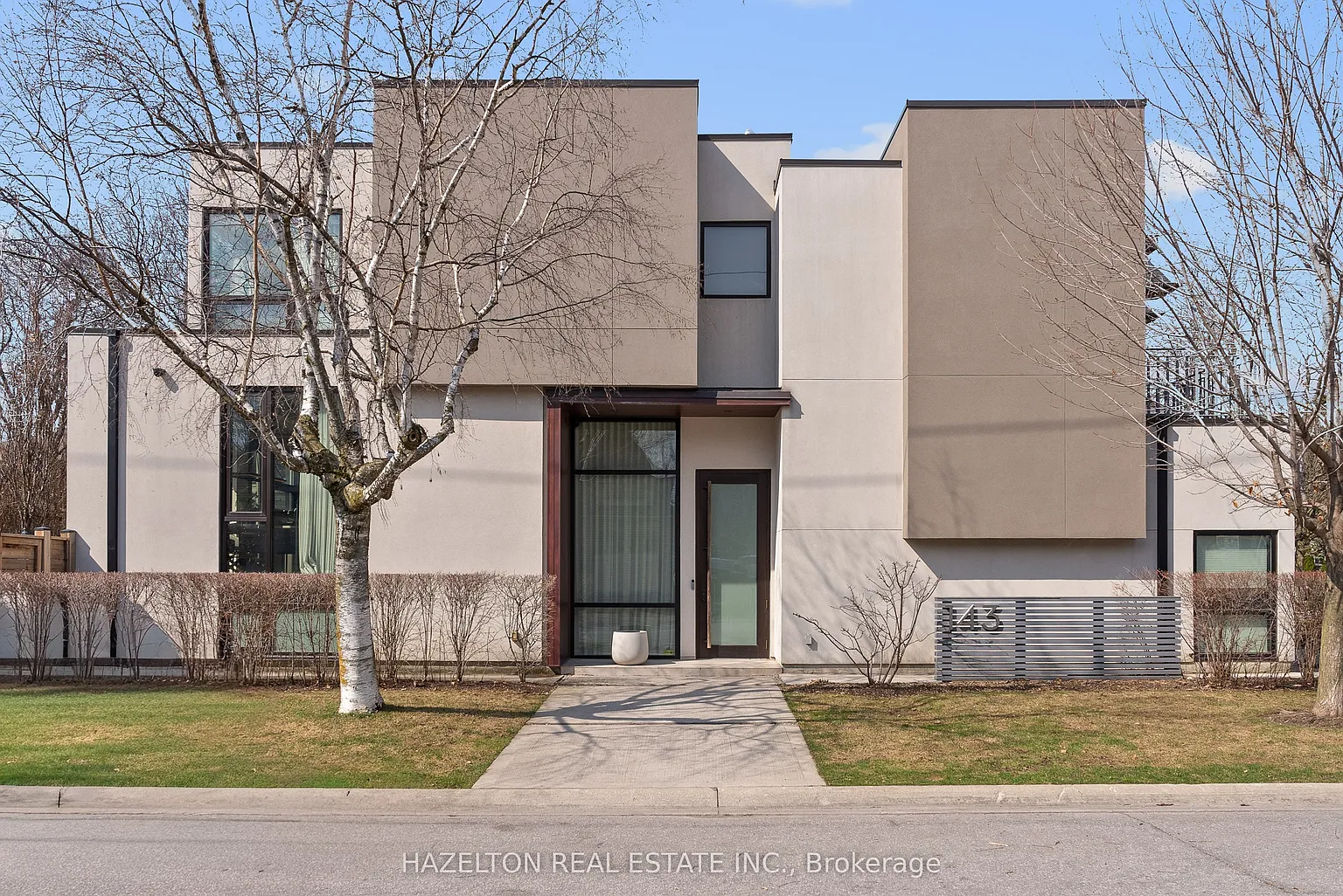 143 Joicey Blvd photo 1