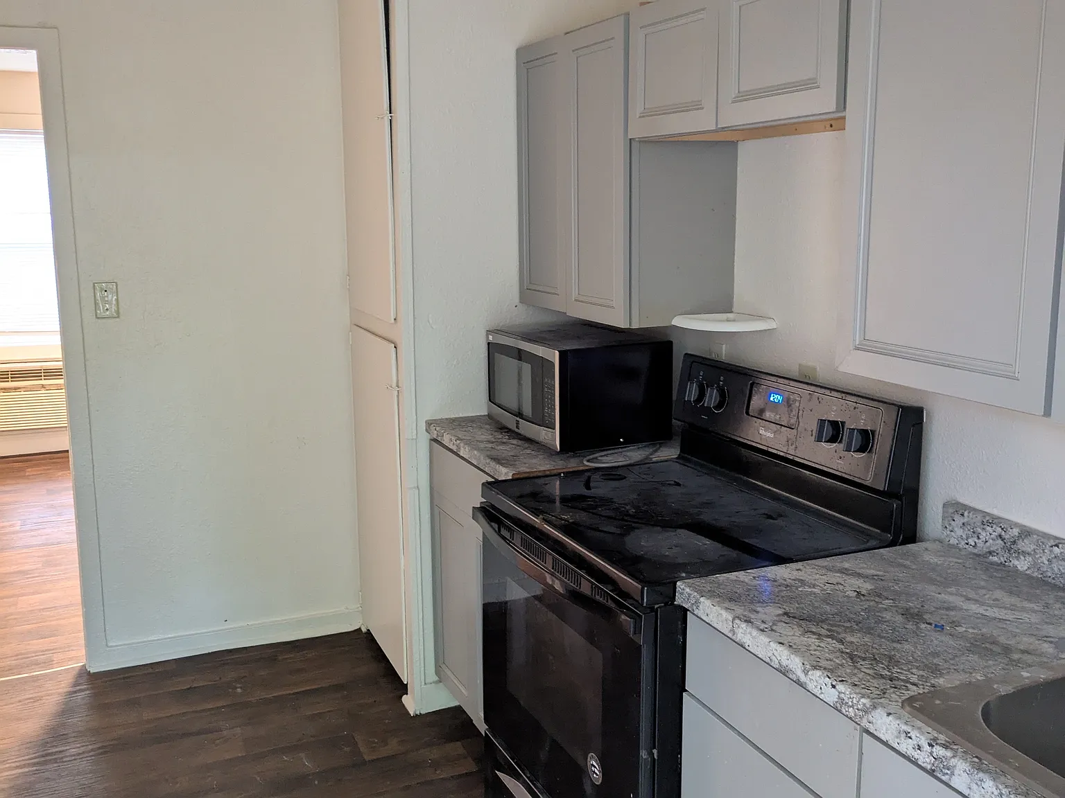 2875 S Davidson St — Photo 2