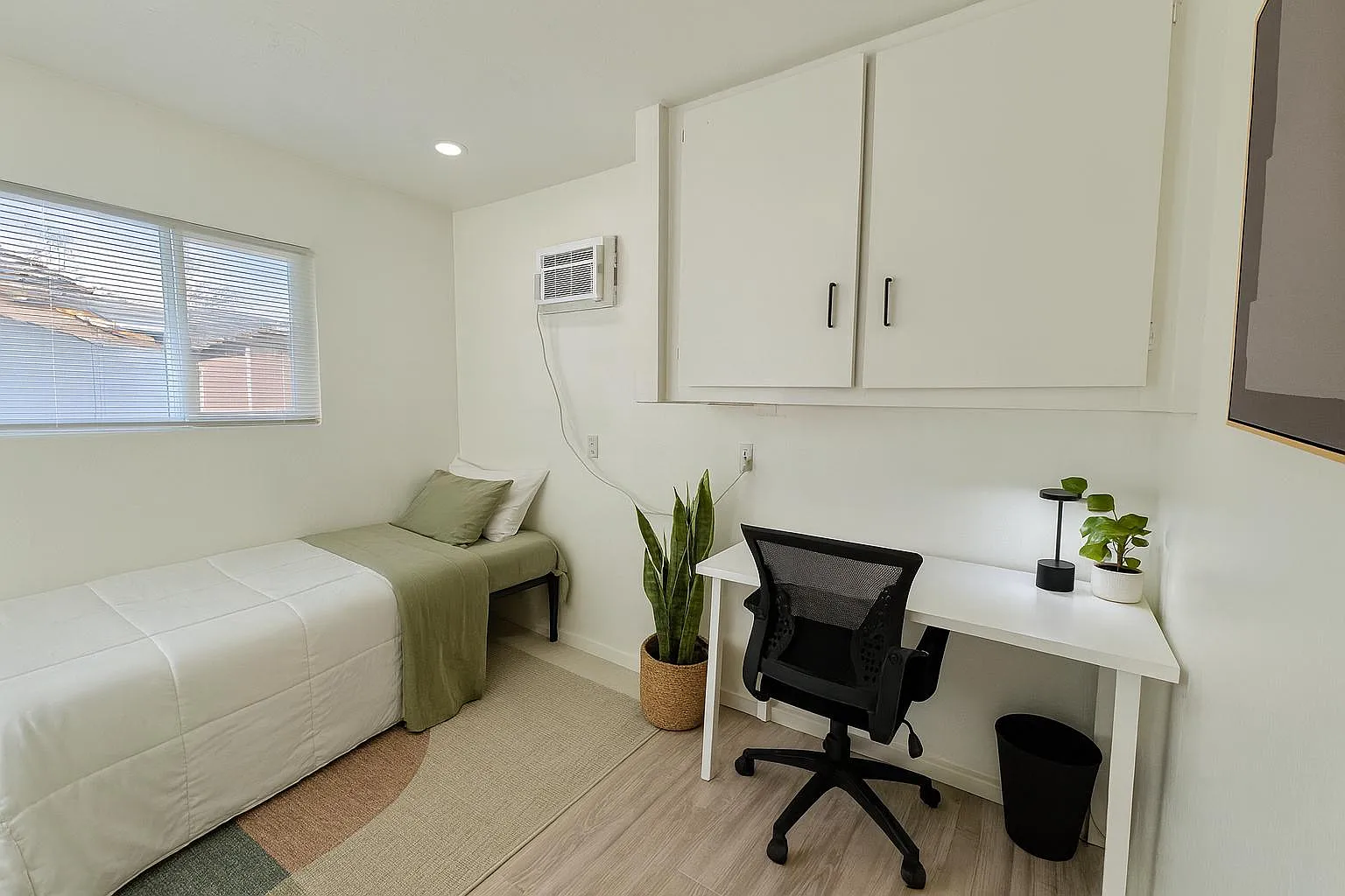 4 bed, 3.0 bath, 1750 sqft, $871 — Photo 1