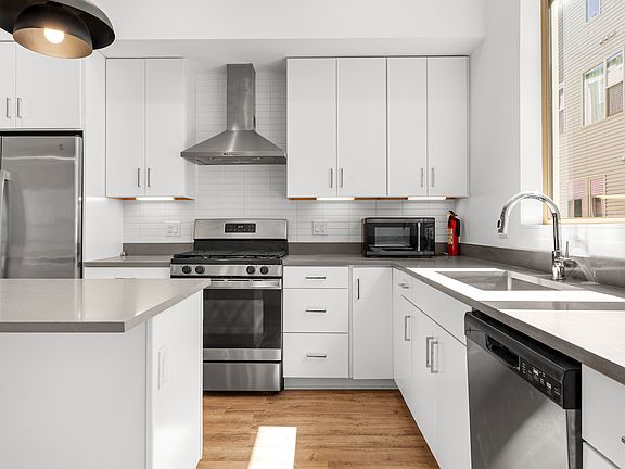 5th image of 3118 Pierview Ln