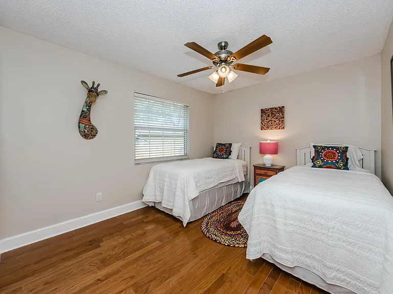 3374 Hyde Park Dr — Photo 16