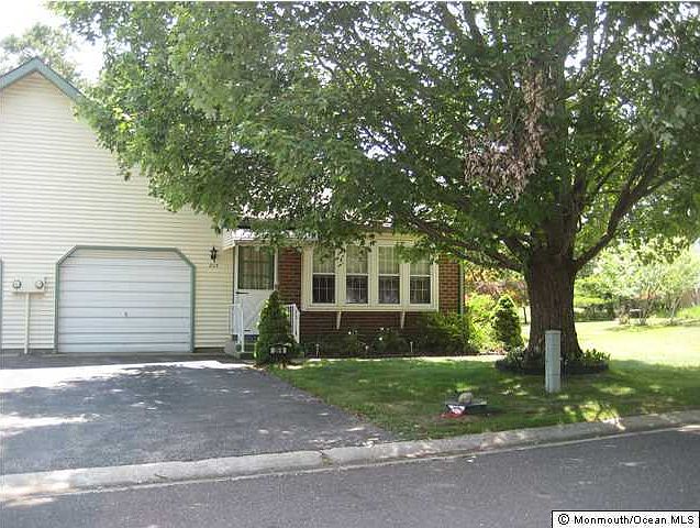 1st image of 20 Maplewood Drive #B