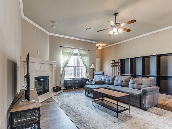 4th image of 2143 Peacock Dr