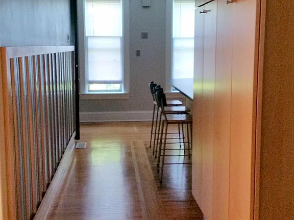 5th image of 103 Victoria St N APT 2