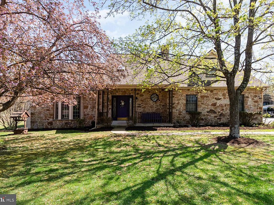 24 E Siddonsburg Rd, Dillsburg, PA 17019 Zillow