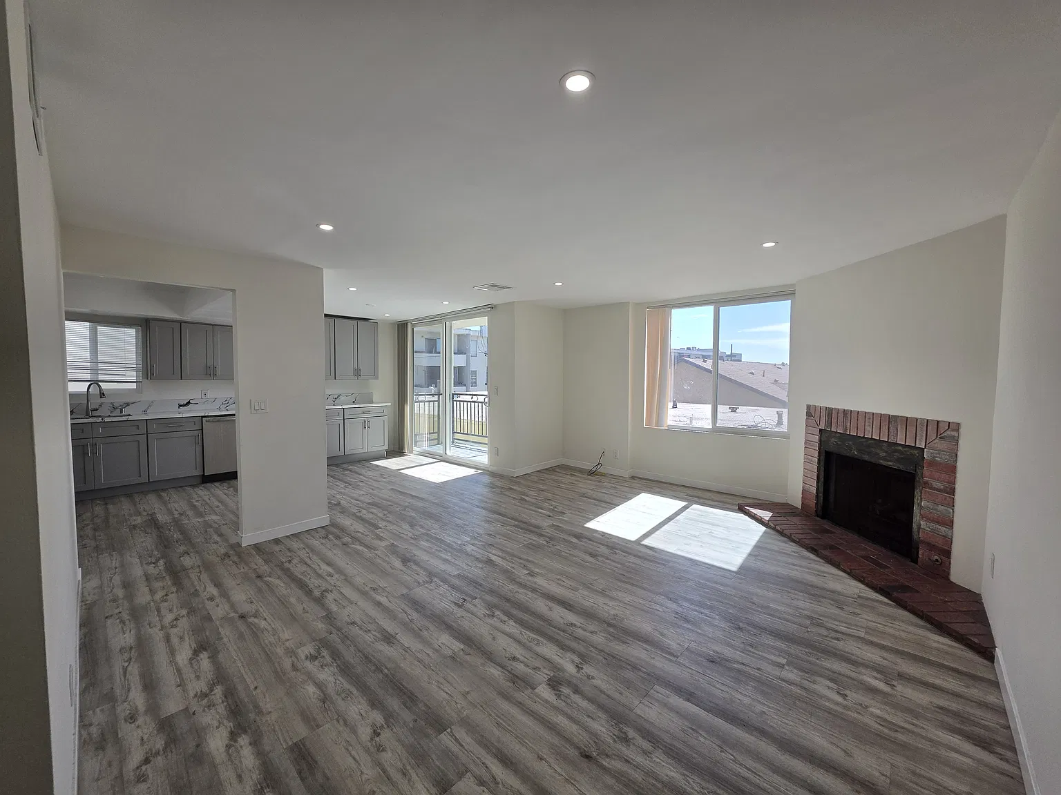 1 bed, 837 sqft, $2,500 — Photo 2