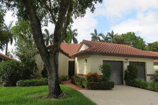 Home For Sale In Palm Chase Lakes