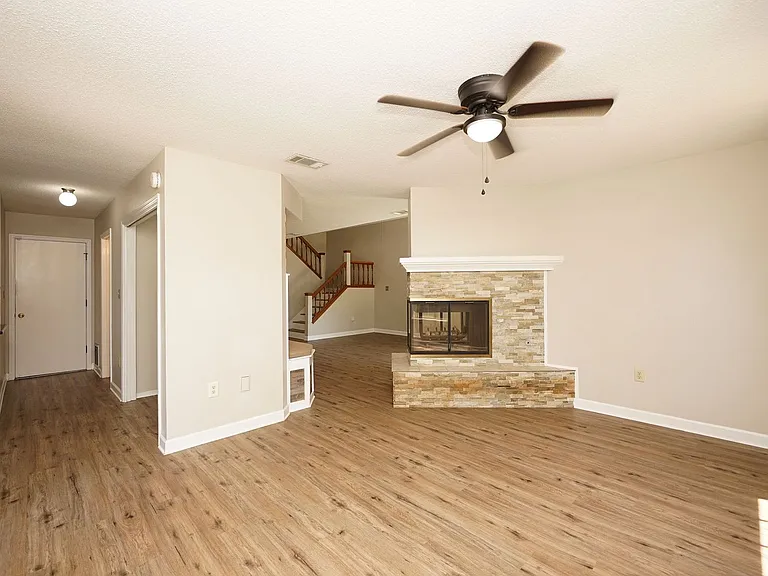 1613 Mariah Way E — Photo 20