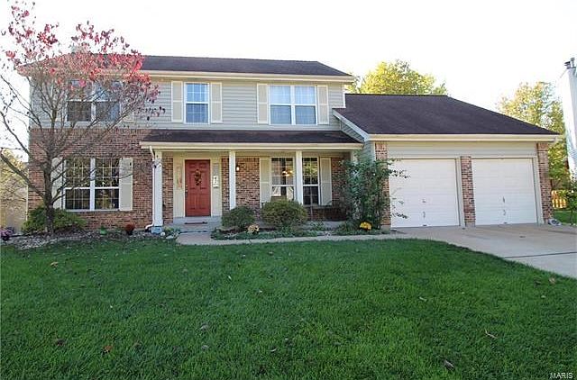 GREAT CURB APPEAL AND NEW SIDING!!!