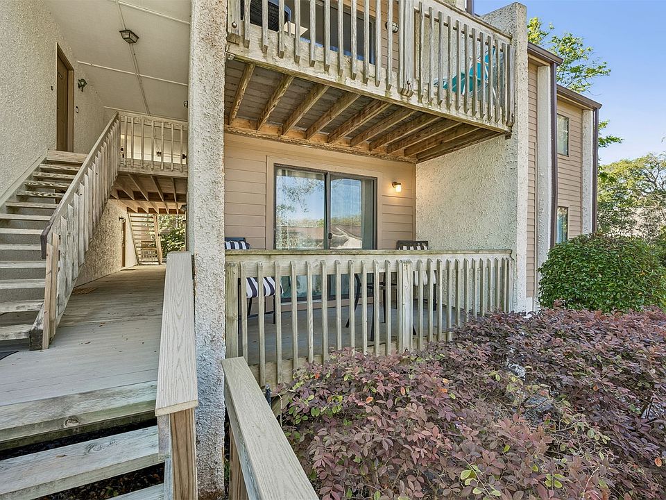 1st image of 2584 Forest Ridge Dr #N-4