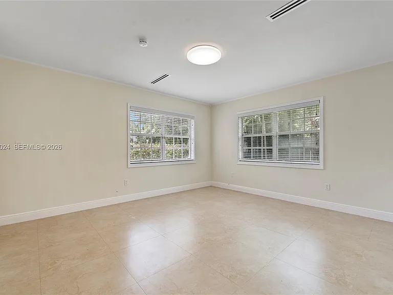 516 Gerona Ave — Photo 17