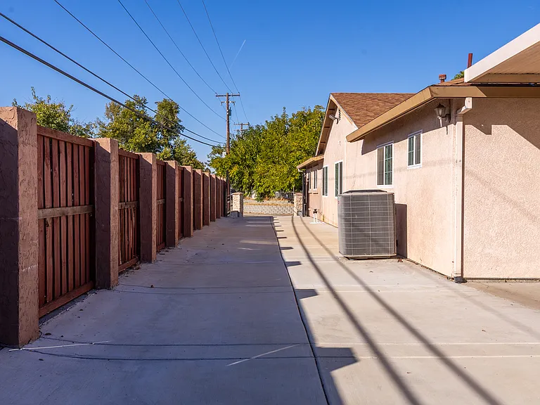 5500 Sunset Oak Ct — Photo 8