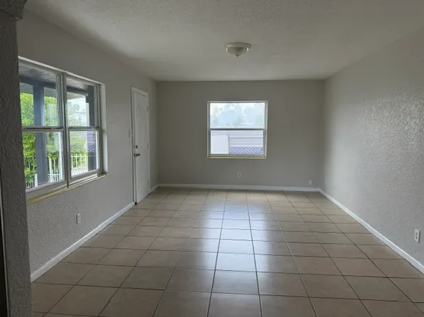 809 Lotus Ave, Tampa, FL 33612