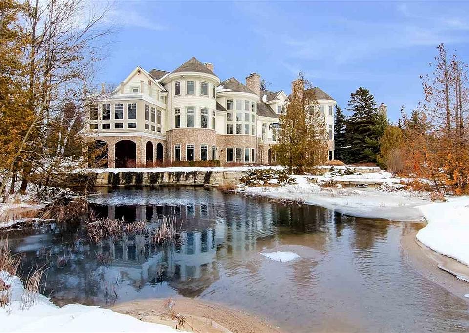 8425 Raspberry Ln, Charlevoix, MI 49720 Zillow