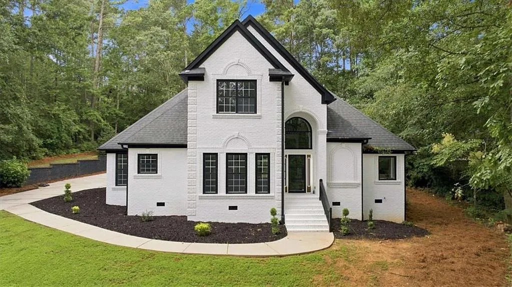 4 bed, 3.5 bath, 4000 sqft, $4,500 — Photo 1