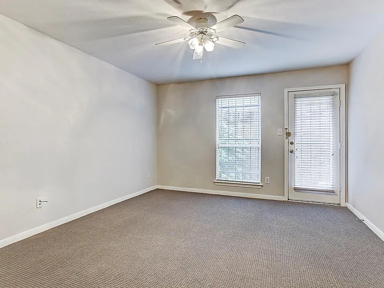 1413 W Webster St — Photo 9