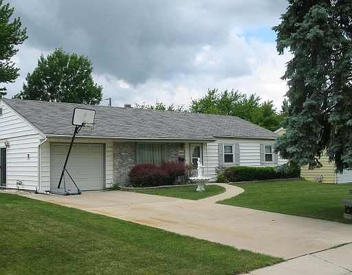 1st image of 14930 S Hopkins Ct