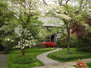 12 Forest Rd, West Hartford, CT 06119