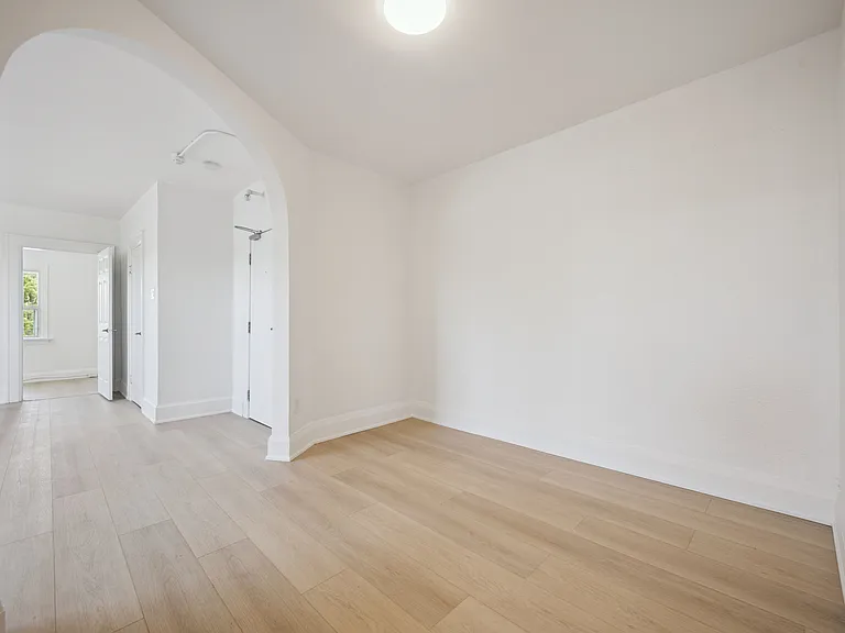 23 Louisa St #6 — Photo 6