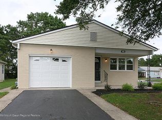 1 Davenport Rd W, Toms River, NJ 08757