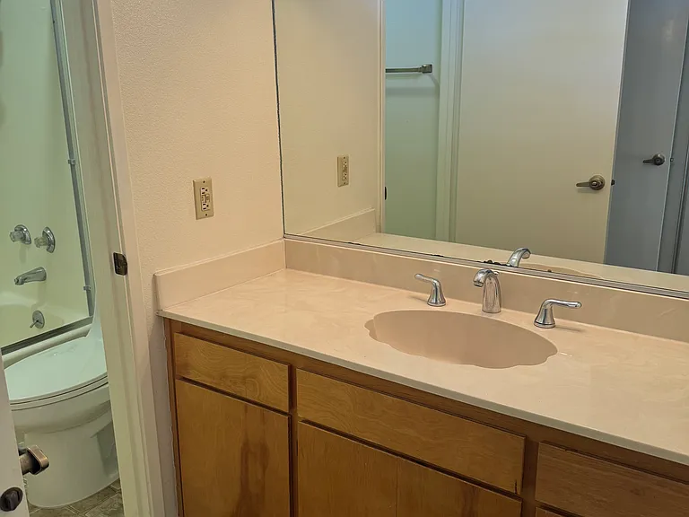 102 Marina Dr N — Photo 9