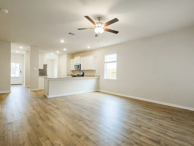 16459 Honeysuckle Hill Dr — Photo 5