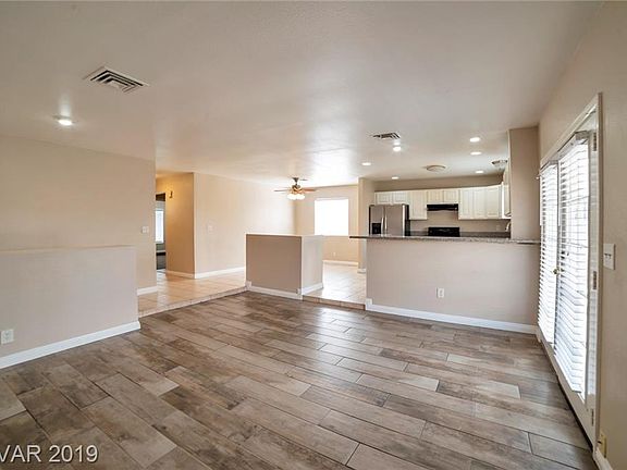 3rd image of 4961 Welter Ave