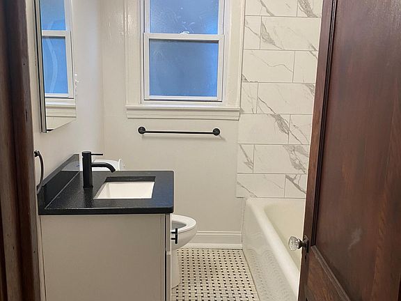 4th image of 1828 Elmwood Ave