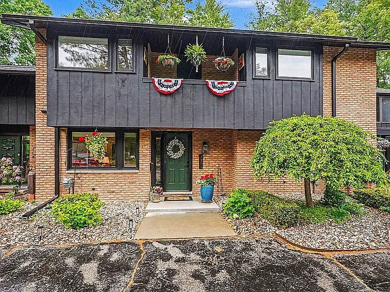 3308 N Bent Oak Dr — Photo 2