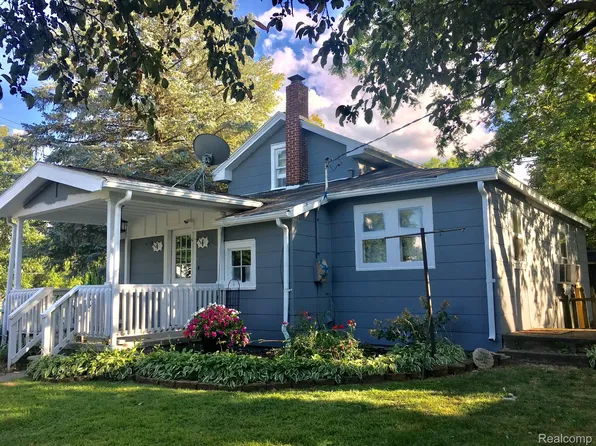 710 North St, Howell, MI 48843