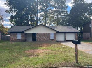 2702 Cedarcrest Dr, Marshall, TX 75672