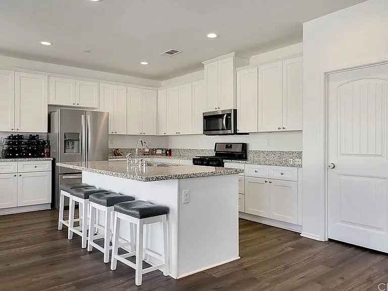 914 Haviture Way — Photo 12