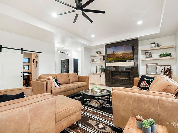 5th image of 3140 Moonrise Rd