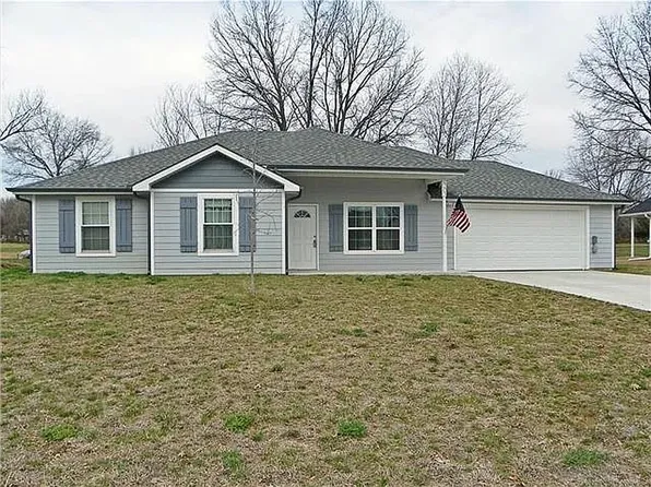 1203 Lakewood Dr, Pittsburg, KS 66762