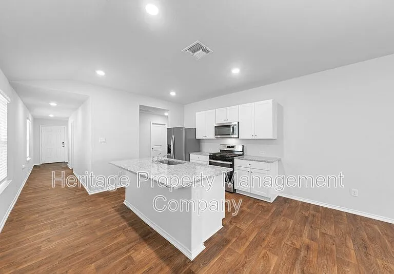 4522 Meerkat Dr — Photo 8