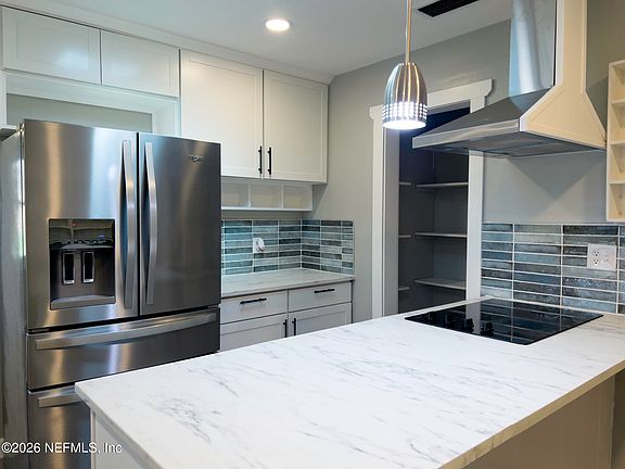 3rd image of 2085 MILLS Road