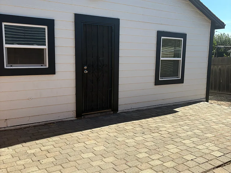 90 Malicoat Ave — Photo 15