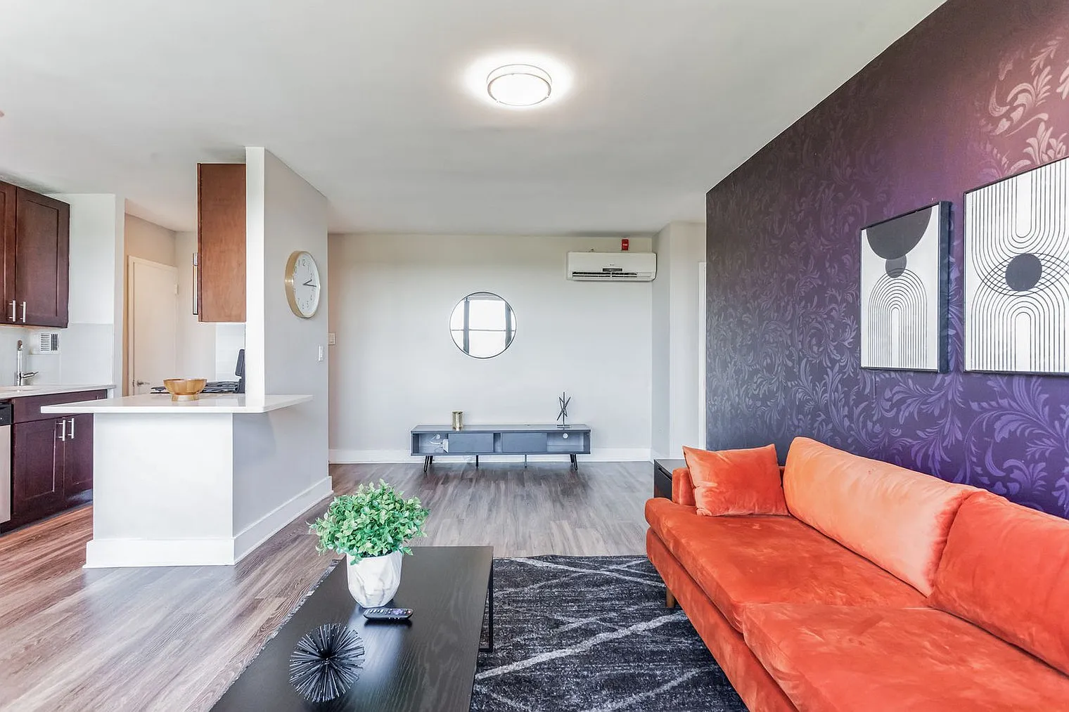 1 bed, 1.0 bath, 6189 sqft, $2,426 — Photo 3