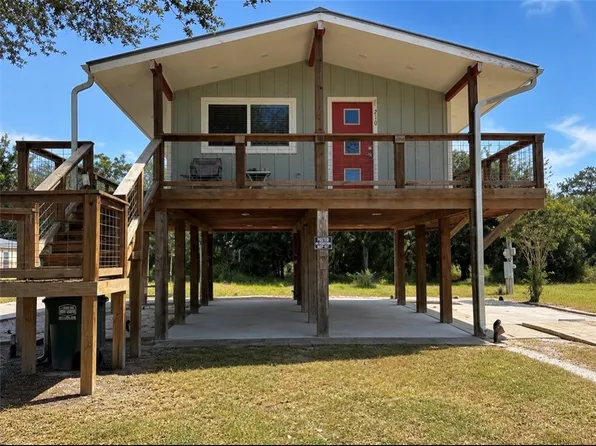210 Danforth St, Woodsboro, TX 78393