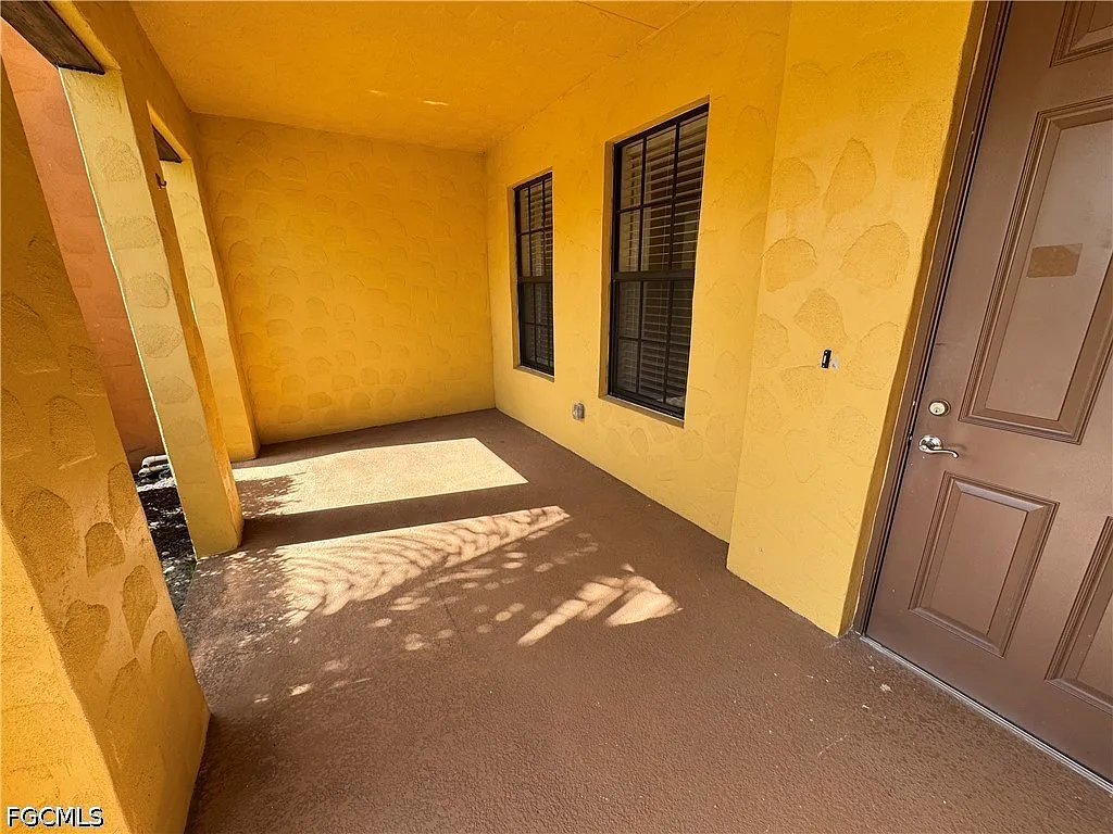 2 bed, 2.5 bath, 1361 sqft, $2,200 — Photo 3