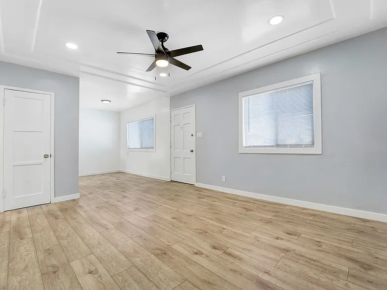 820 S Osage Ave — Photo 2