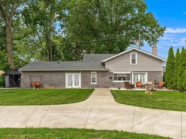 6253 Lathers St, Garden City, MI 48135