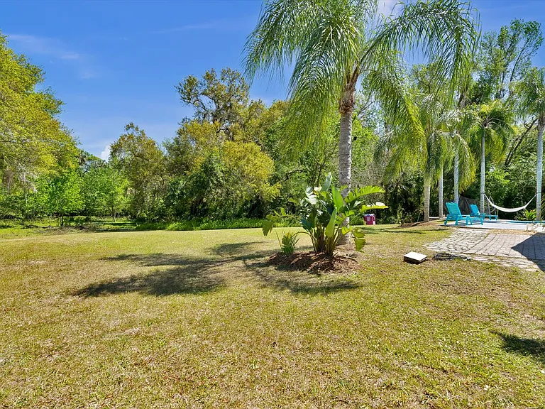 245 Country Circle Dr E — Photo 38