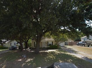 921 Lydick Ln, River Oaks, TX 76114